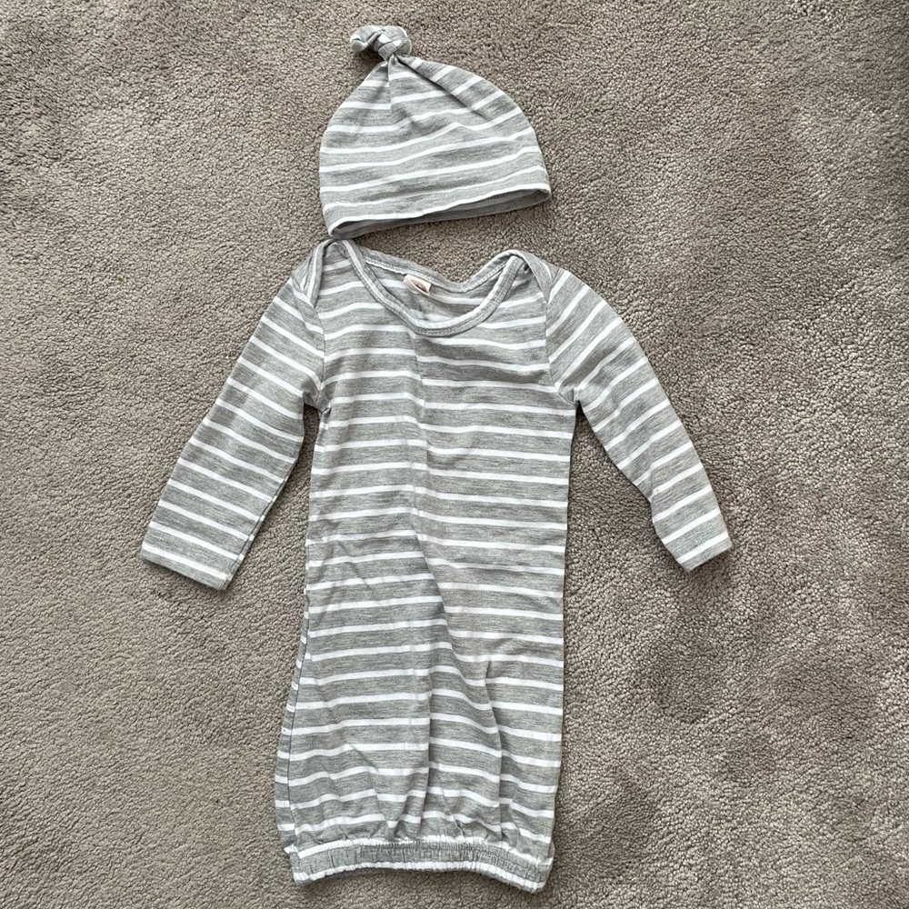 0-3 months sleeper & hat